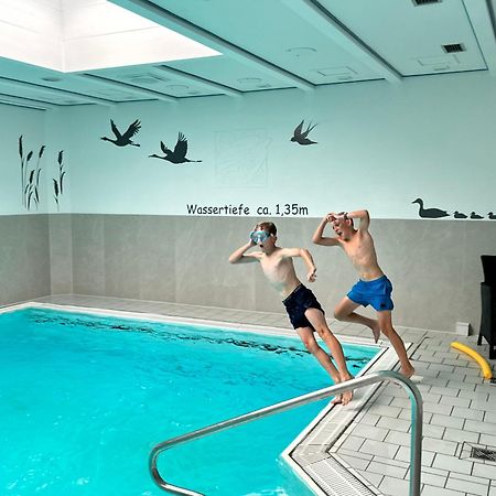 ツィングシュト Schwalbennestヴィラ エクステリア 写真